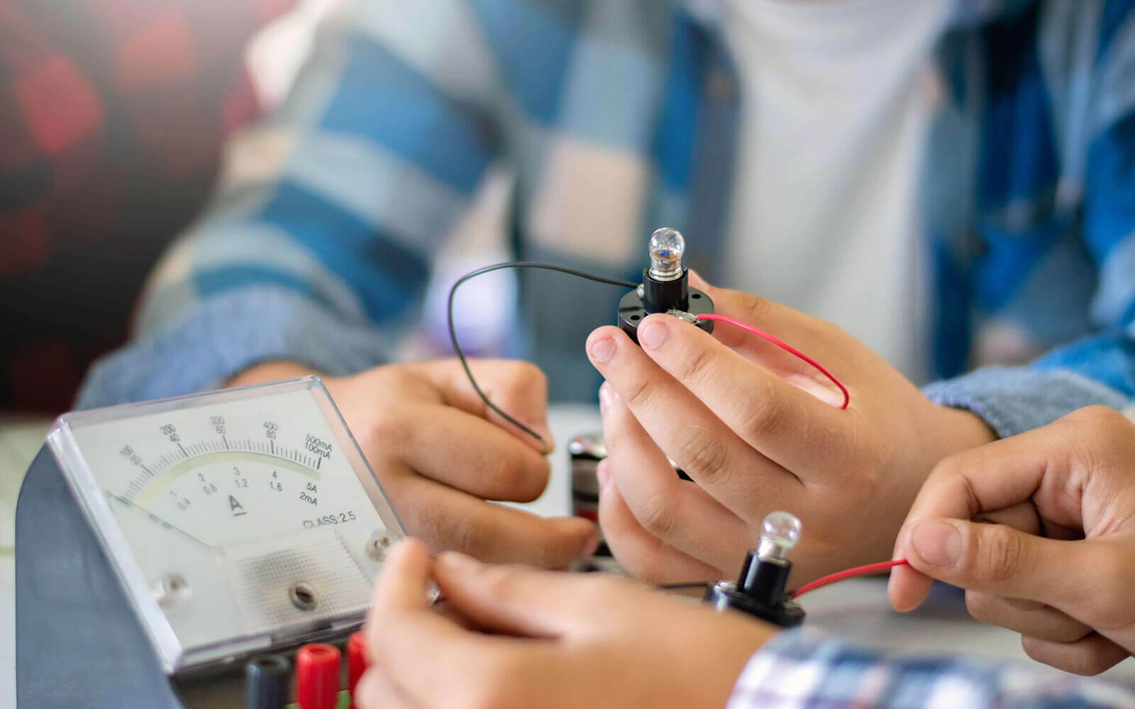 Understanding the Function of an Ammeter - 1